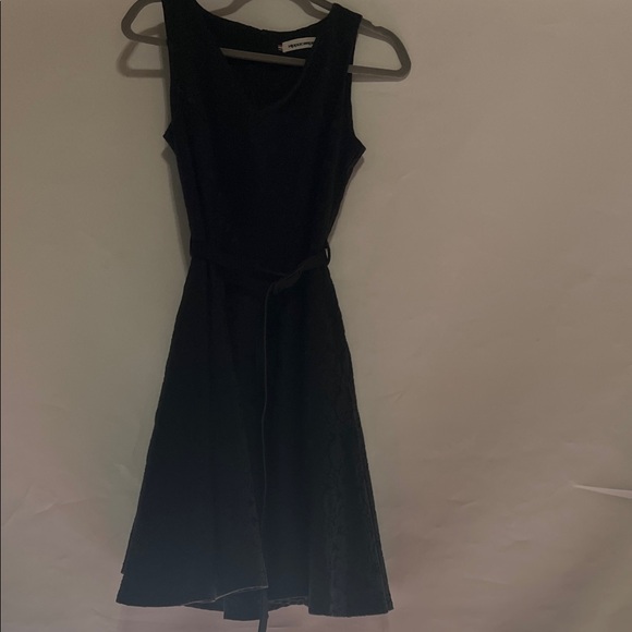 hippocampe Dresses & Skirts - Elegant Black Midi Dress with Belt